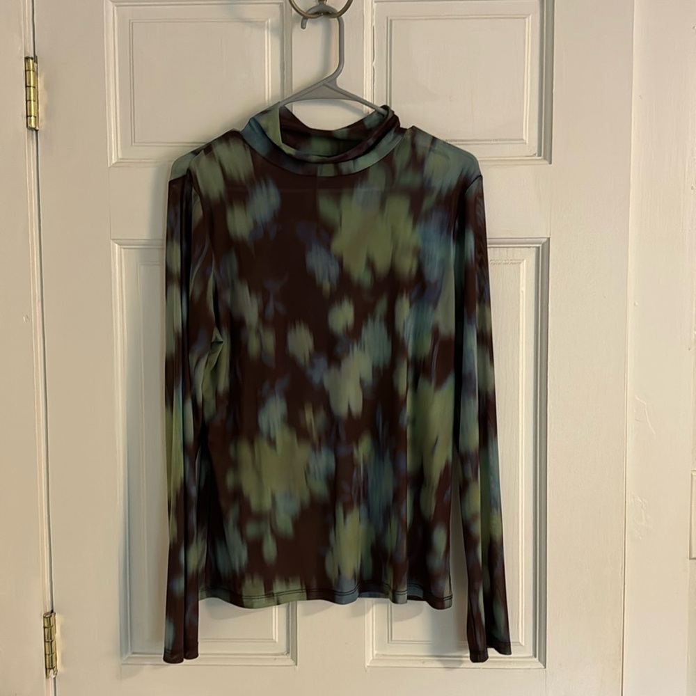 Gently worn anthropologie, long sleeve, sheer mock turtleneck.